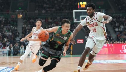 百家乐规则-冠军之夜再度演绎大逆转 外援新政下辽篮强势不减