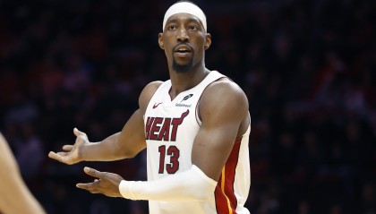 阿德巴约：我们要保持拼劲 像打出今天的表现就能冲出附加赛