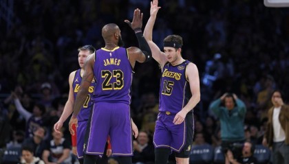 百家乐平台-3首轮追字母+2.4亿续小里！队记曝湖人计划 詹姆斯时代真要结束了